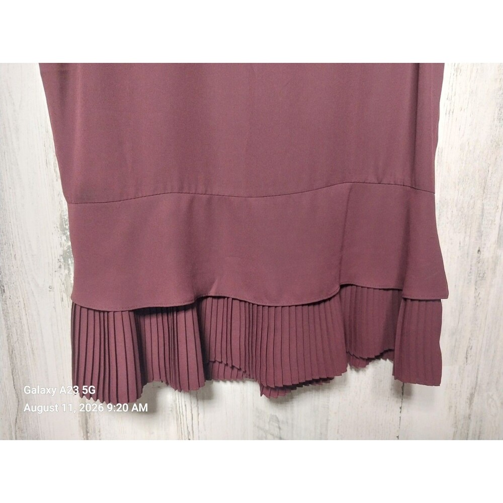 THE LIMITED Burgundy Pleated Sleeveless Peplum Silky Blouse Top Shell Top Large - Picture 2 of 7